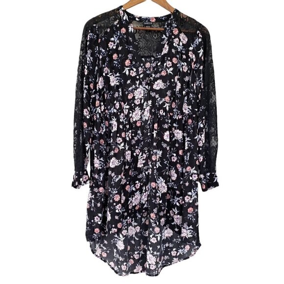 Torrid empire waisted top,  elasticized waist, v-neck, high-low hemline - Picture 1 of 14